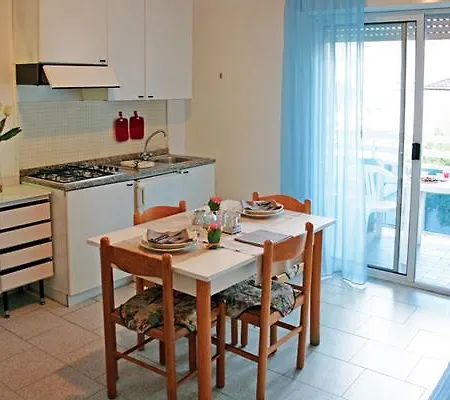 Azzurra Hotell 4*